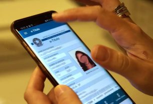 A justificativa pode ser feita por meio do aplicativo e-Título, do autoatendimento eleitoral ou do Formulário de Requerimento de Justificativa Eleitoral (pós-eleição)