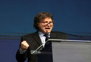 Presidente da Argentina, Javier Milei celebrou a goleada histórica da seleção do país sobre o Brasil, por 4 a 1, nessa terça-feira (25), pelas Eliminatórias da Copa do Mundo.