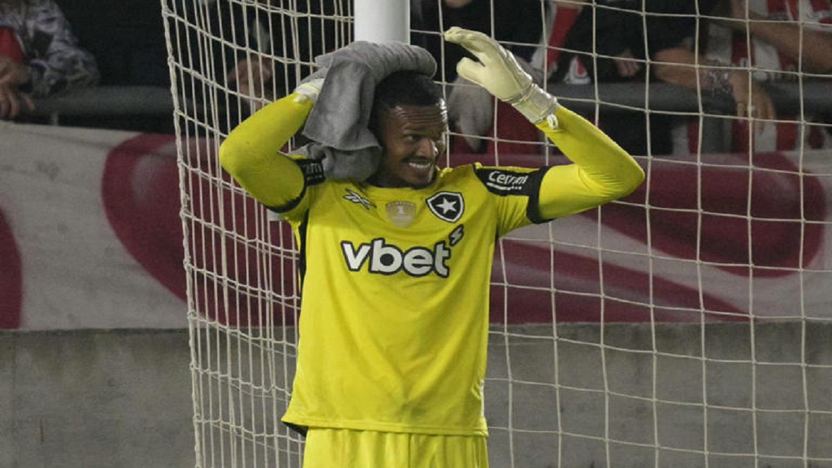 Falha de John em Estudiantes x Botafogo