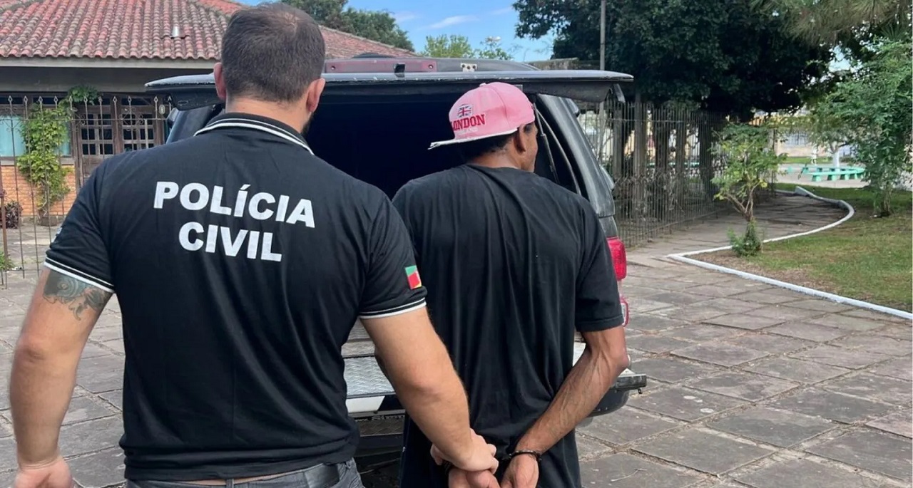 Prisão ocorreu na praça Zeca Netto em Camaquã