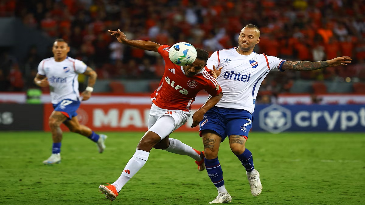 O Internacional buscou um incrível empate em 3 a 3 diante do Nacional, do Uruguai.