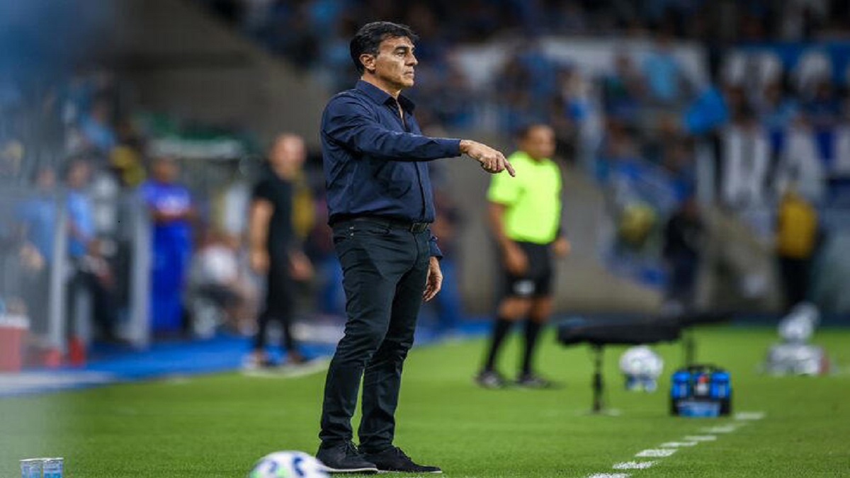 Quinteros não resistiu à goleada para o Mirassol e não é mais técnico do Grêmio. Foto: Lucas Uebel/Grêmio
