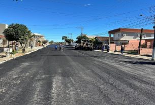 pavimentação asfáltica são retomadas na Rua Walter Kess