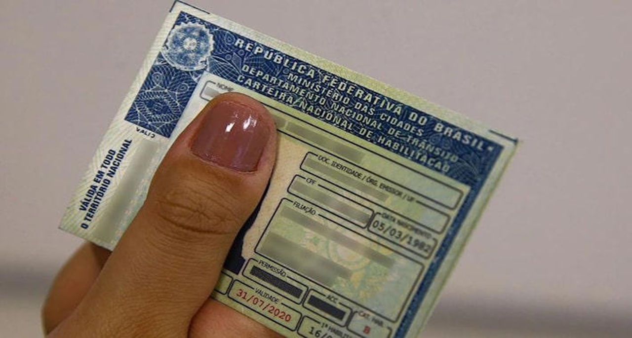 Projeto de lei visa ampliar o acesso dos mais pobres à Carteira Nacional de Habilitação (CNH) para combater desemprego.