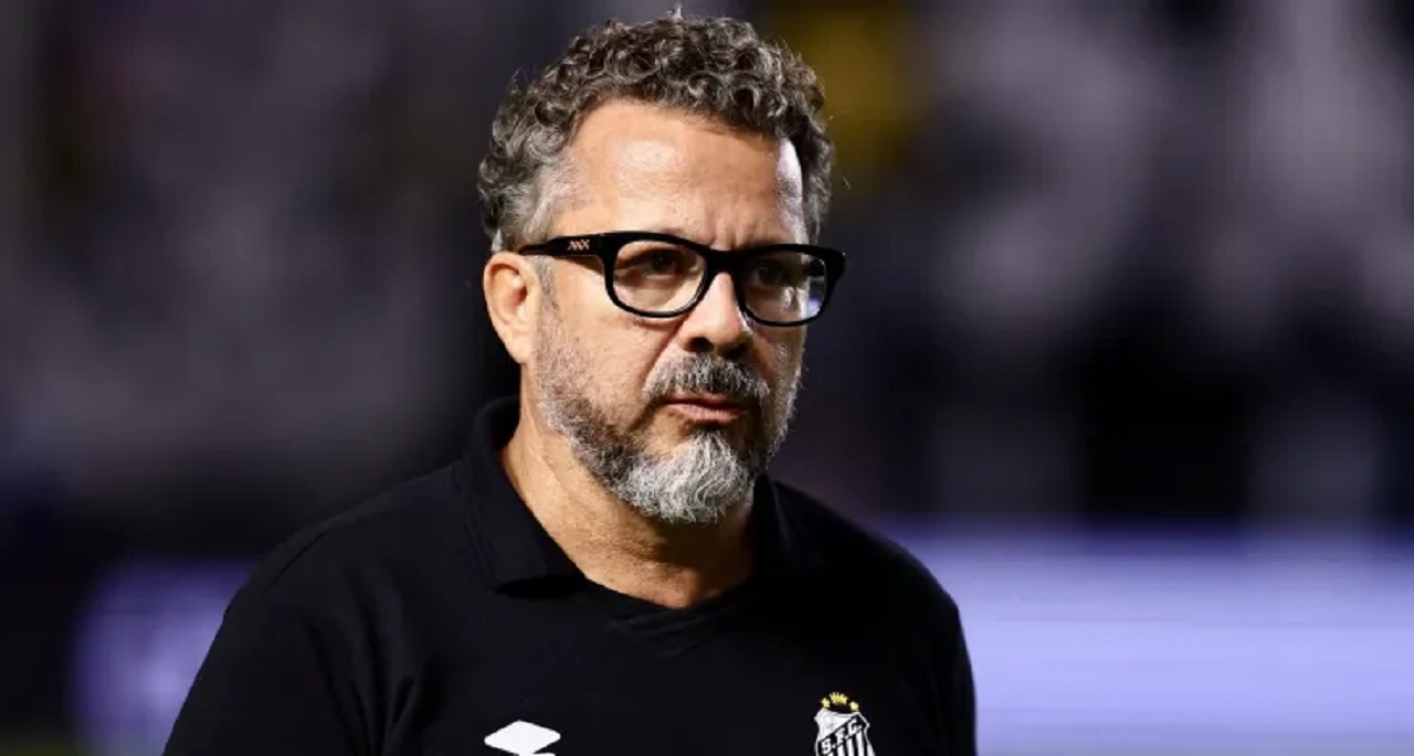 “Tenho dois caminhos: emoção e razão. (Klébr Xavier)