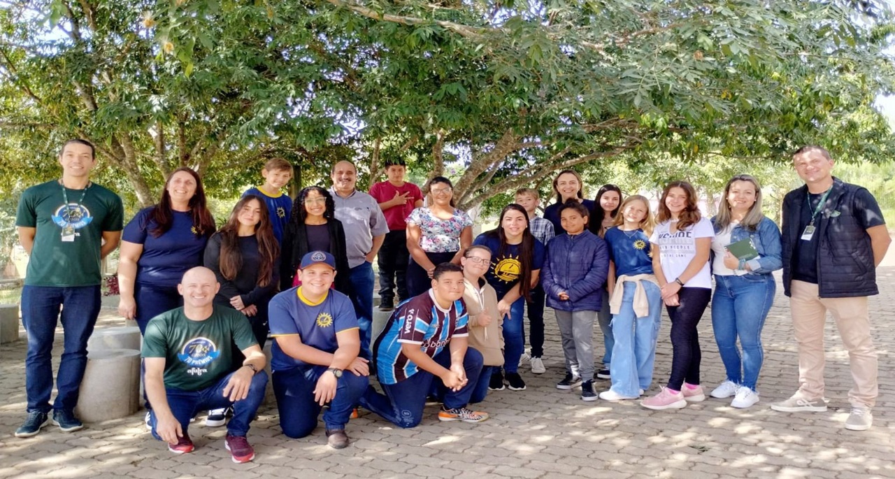 visita de representantes do Projeto Verde É Vida nas EMEFs