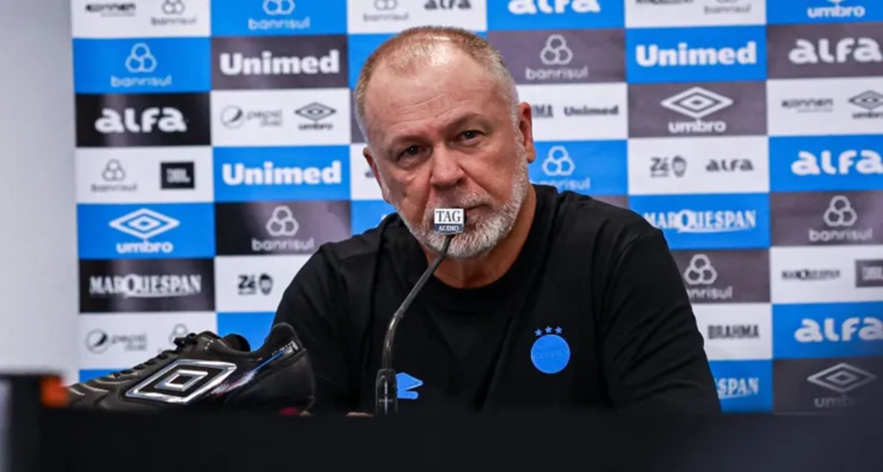 Mano Menezes tecnico do Gremio durante coletiva apos a partida contra o CSA no estadio Arena do Gremio pelo campeonato Copa Do Brasil 2025.