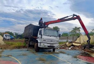 retirada dos entulhos e escombros, para em seguida reconstruir as estruturas prediais.