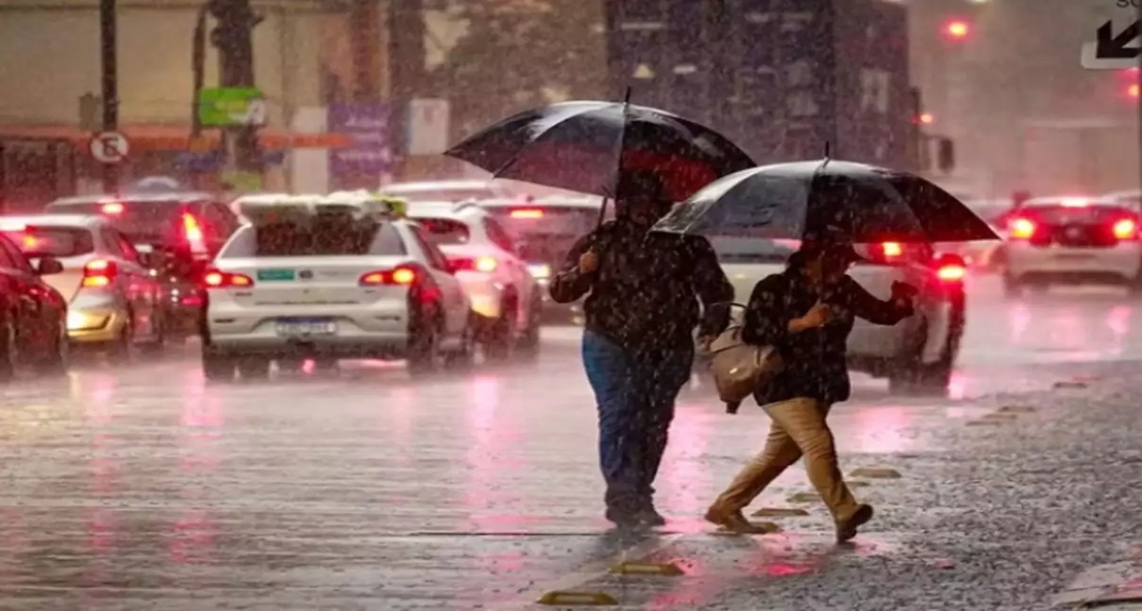 Frente fria trará chuva intensa e temporais
