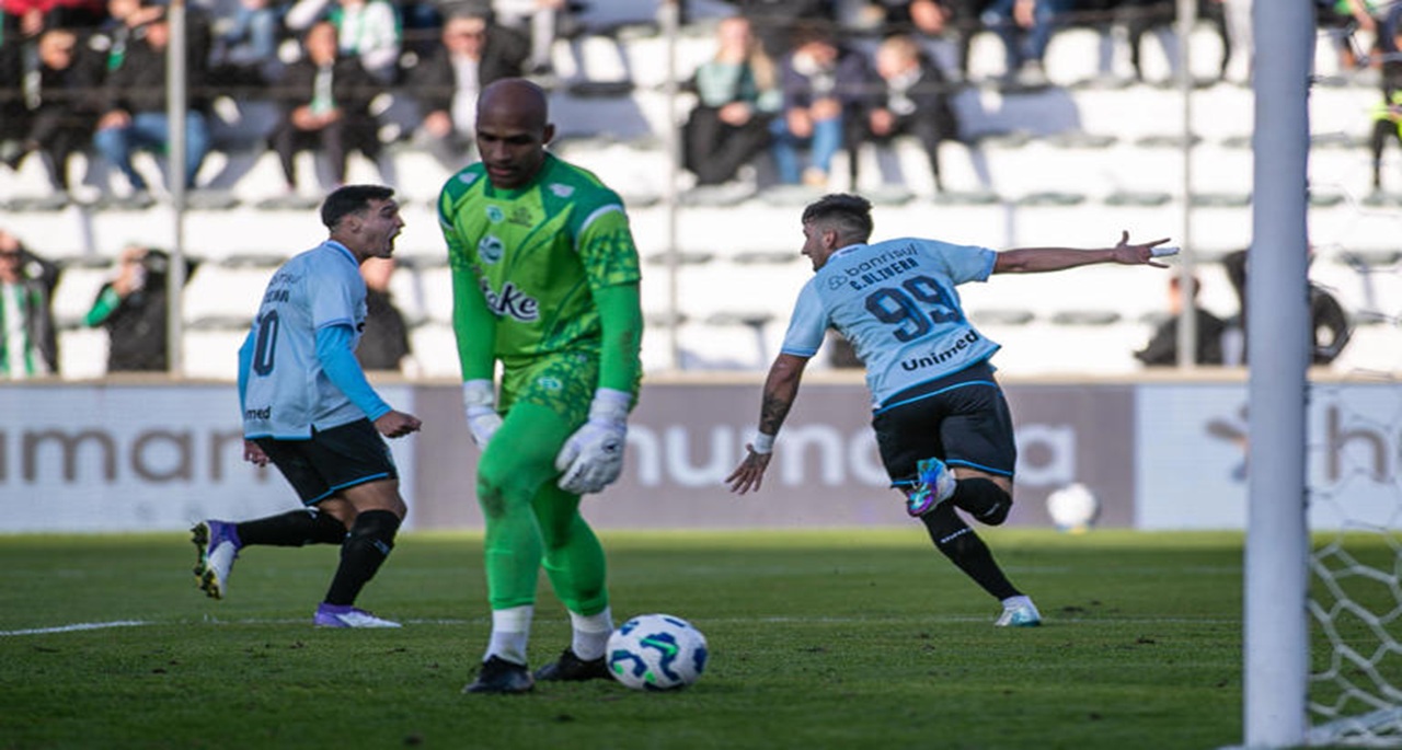 Braithwaite e Cristian Oliveira marcaram para o Tricolor Gaúcho.