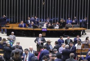 Bolsonaristas pressionam Motta