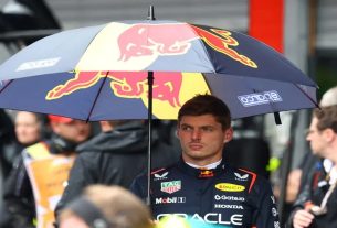 Max Verstappen, da Red Bull, durante bandeira vermelha no GP da Bélgica pela F1 2025