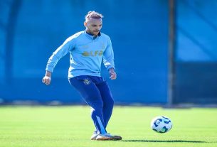 A expulsão de Carlos Vinícius abre caminho para o retorno de Braithwaite (foto) ao time titular