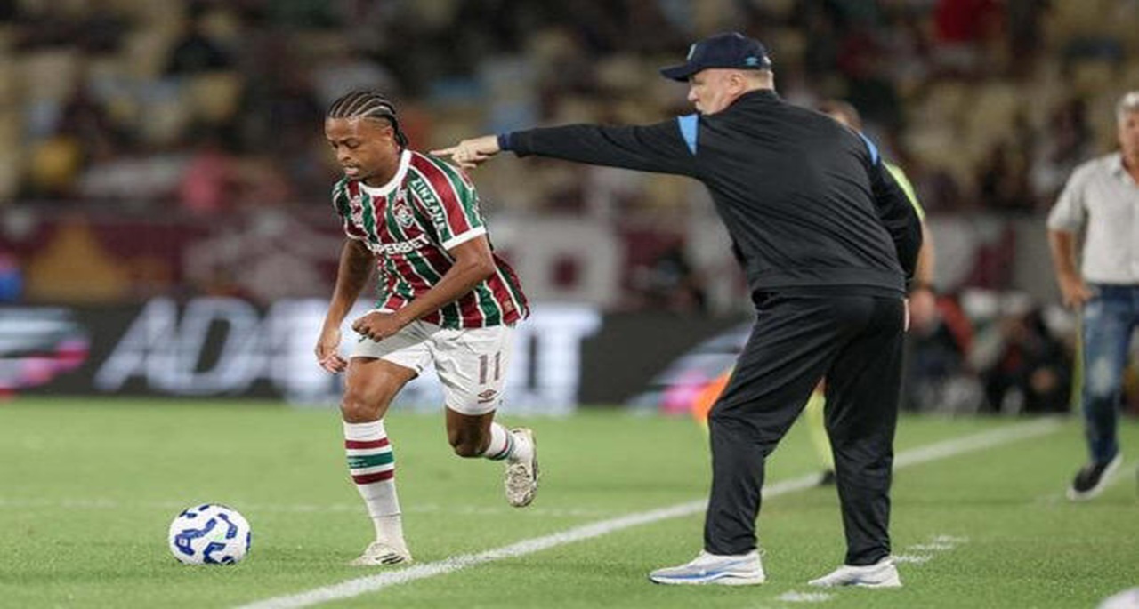 Mano Menezes faz cobrança contundente