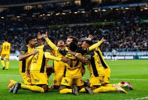 primeira vitória no Brasileirão ao bater o Grêmio fora de casa