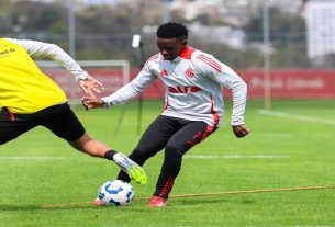 Na manhã desta terça-feira (9), o grupo realizou mais uma sessão de treinos no CT Parque Gigante, em Porto Alegre, com foco total no duelo contra o Palmeiras,