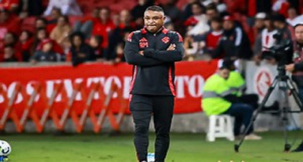 Roger Machado continua no cargo, apesar dos maus resultados e da queda do desempenho do time
