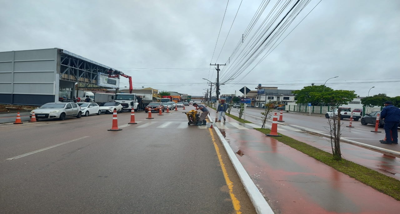 obras na Av. Loureiro da Silva em Camaquã