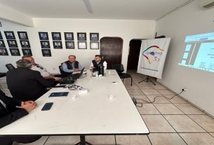 Prefeito Abner participa de reunião em Santa Maria