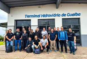O evento inédito aconteceu a bordo de um catamarã, em navegação pelo rio Guaíba,