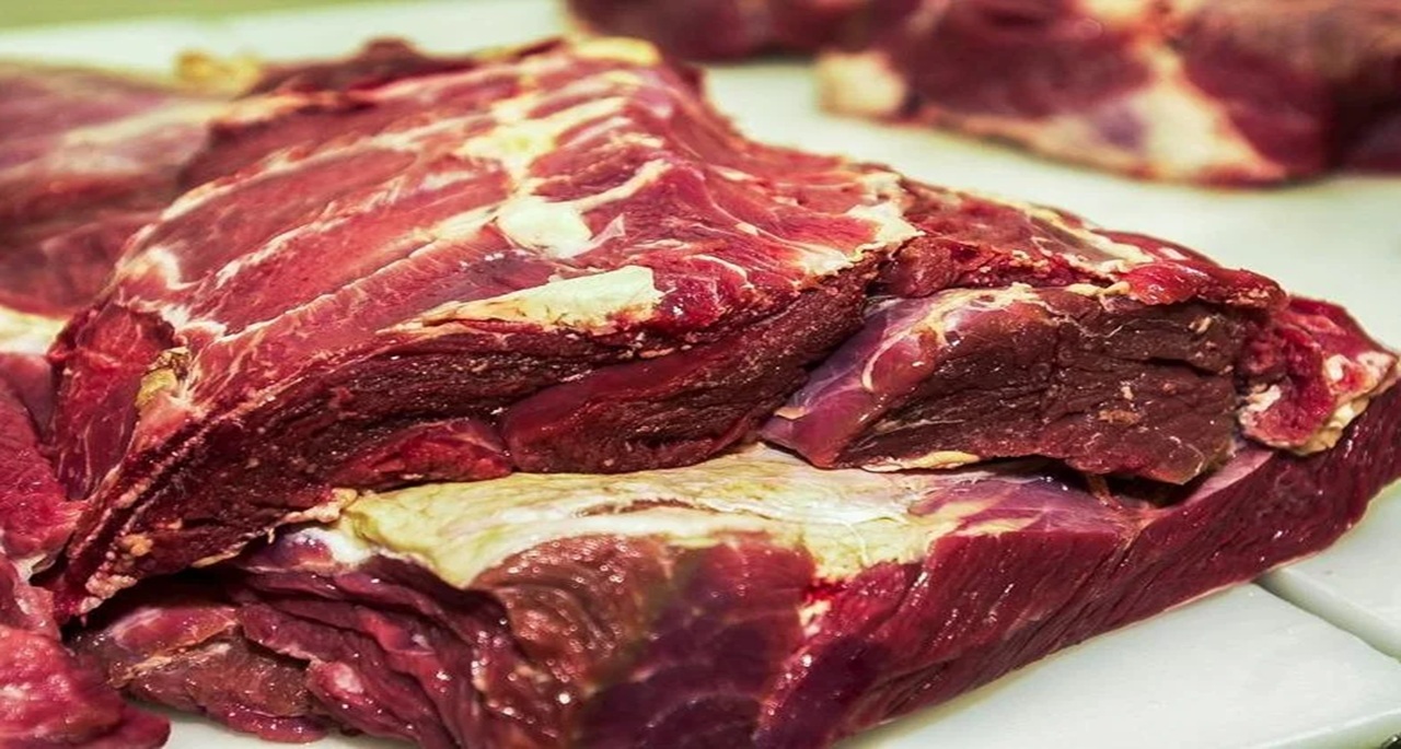 CARNE A VENDA EM ACOUGUE