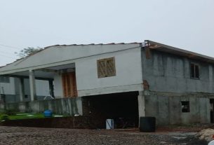 Em Espumoso, casas ficaram destelhadas após temporal neste domingo, 16