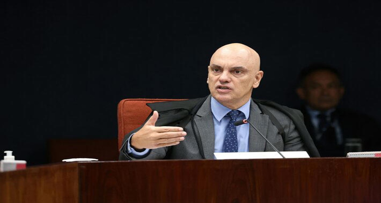 Ministro Alexandre de Moraes pediu a prisão preventiva de Bolsonaro na manhã deste sábado, 22.