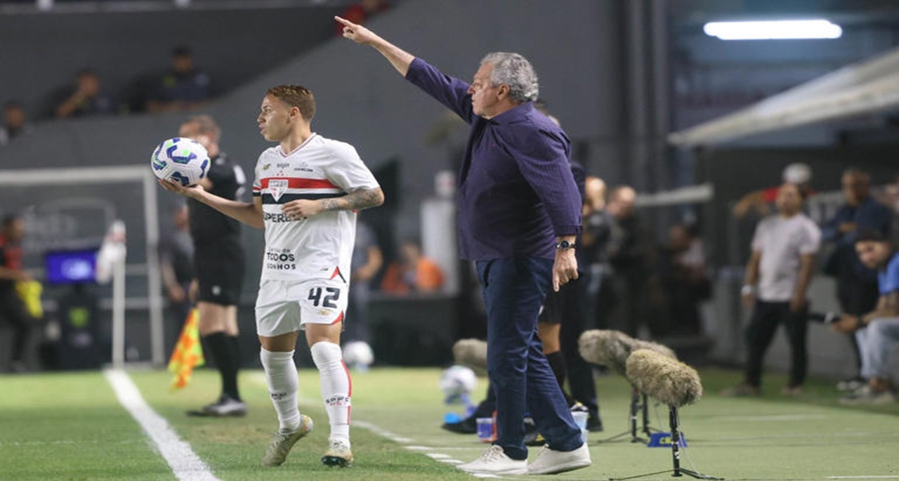 Abel continuou na sinceridade ao cobrar os jogadores