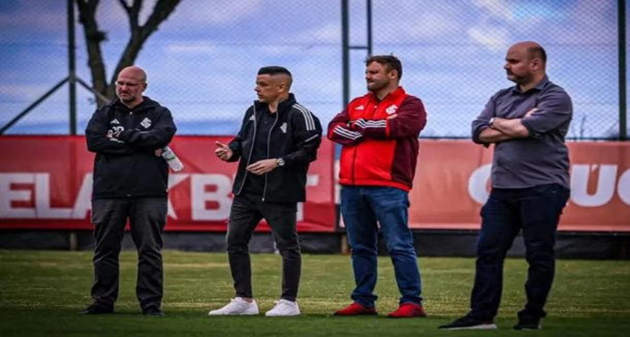 DAlessandro-ao-lado-de-diretores-do-Inter-Imagem-SCInternacional