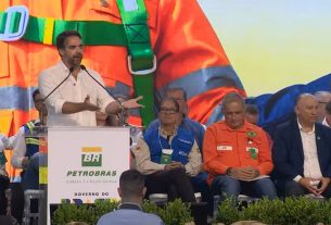 Eduardo Leite é vaiado em evento com Lula