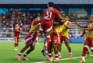 João Vitor comemora seu primeiro gol como titular com a camisa do Internacional