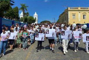 Manifestação em Canguçu contra a morte de Letícia Foster Rodrigues.