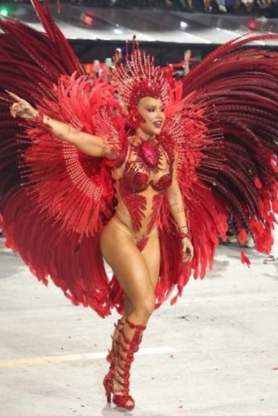 A influenciadora estreou no Carnaval do Rio de Janeiro e enfrentou alguns perrengues
