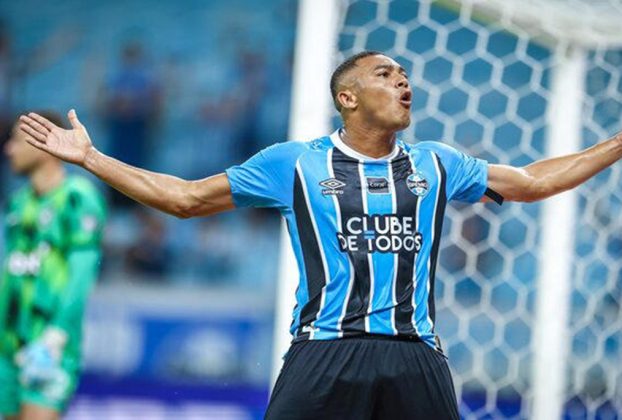 Carlos Vinícius tem marca impressionante pelo Grêmio