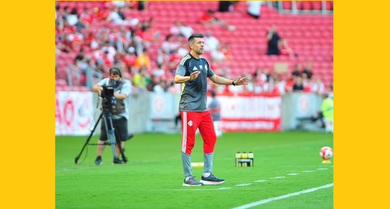 Paulo Pezzolano manteve o Inter com maioria de reservas diante do São Luiz