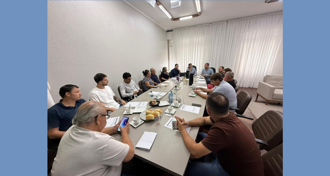 Reunião entre Executivo e Legislativo camaquense