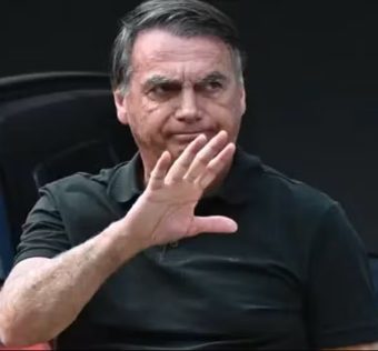 Jair Bolsonaro em imagem de arquivo — Foto: EPA via BBC