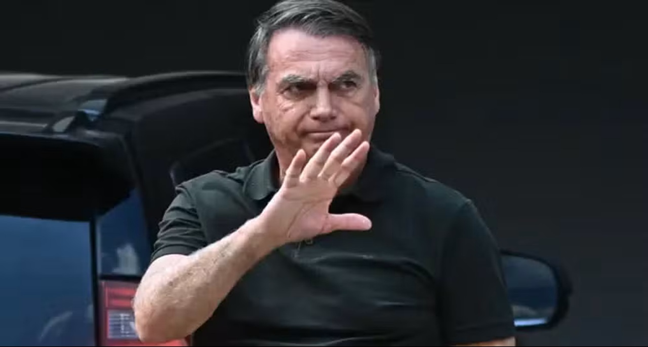 Jair Bolsonaro em imagem de arquivo — Foto: EPA via BBC
