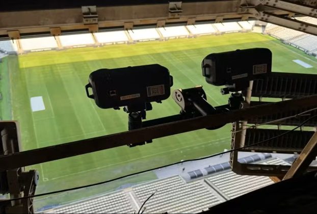 equipamentos para instalação do impedimento semiautomático — Foto: Divulgação/Corinthians