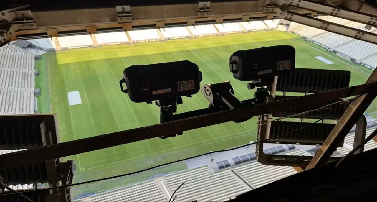 equipamentos para instalação do impedimento semiautomático — Foto: Divulgação/Corinthians