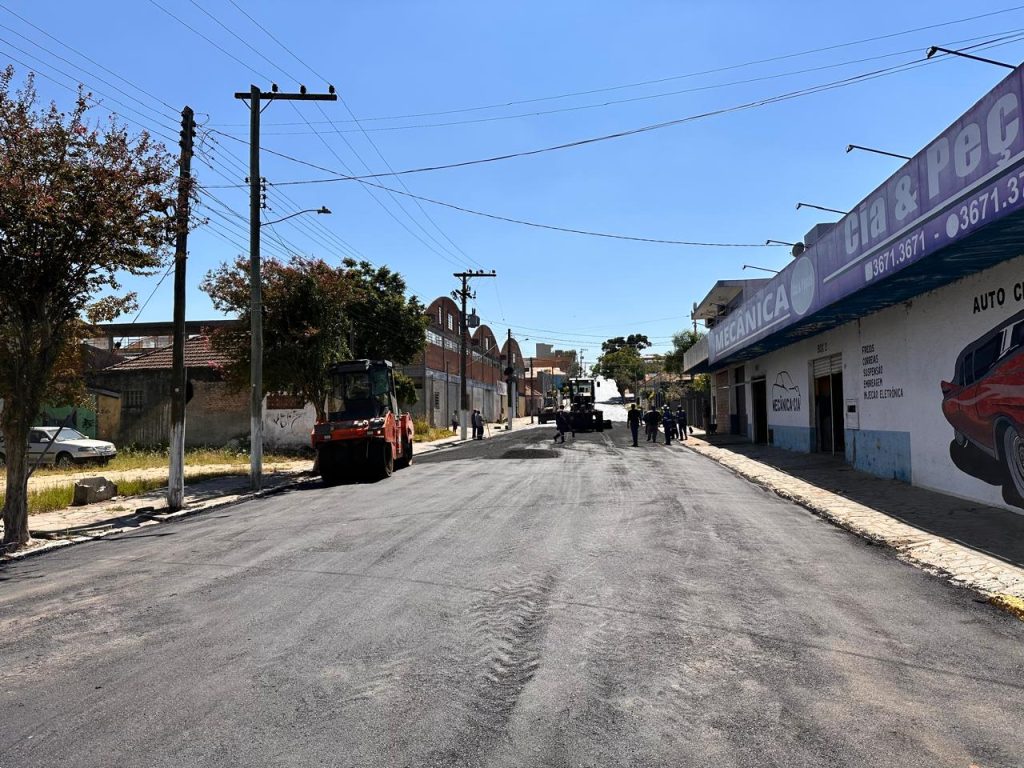 Asfaltamento na Rua Benjamin Constant