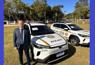 Duas viaturas modelo Toyota Corolla Cross semiblindadas