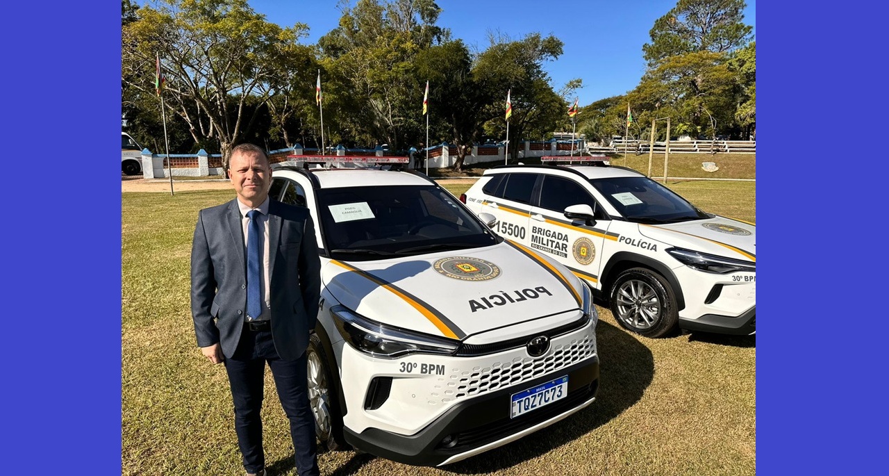 Duas viaturas modelo Toyota Corolla Cross semiblindadas