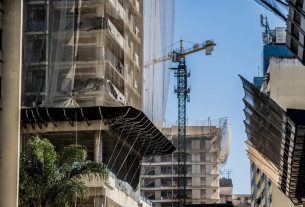 Prédios em construção na cidade de São Paulo