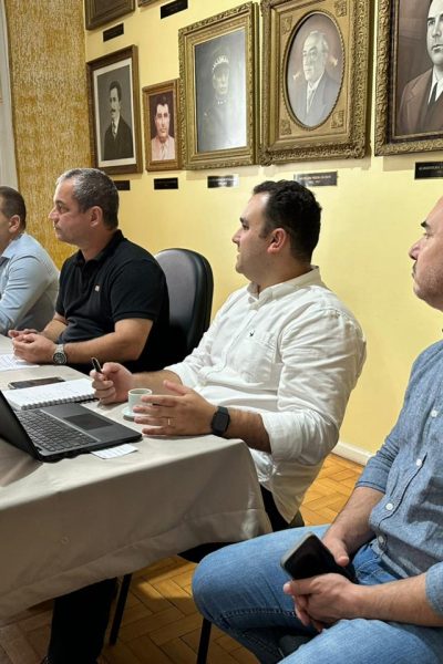 Prefeitura e empresas de Internet