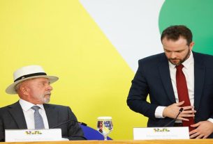 O presidente Lula e o ministro Dario Durigan (Fazenda)