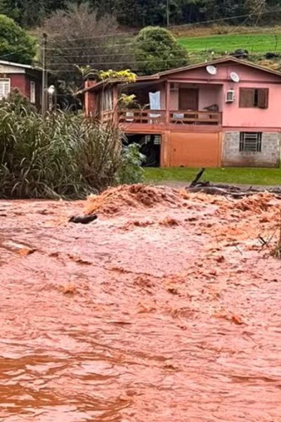 Em Sananduva, uma família ficou ilhada