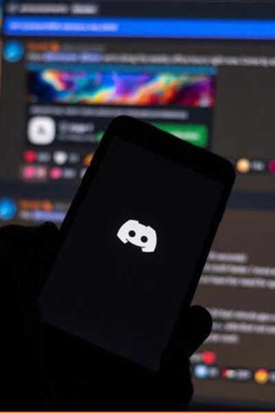 discord app on smartphones screen Foto: Adobe S