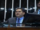 Alcolumbre ignora pressão popular