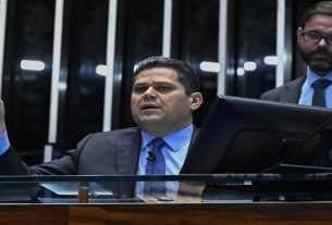 Alcolumbre ignora pressão popular